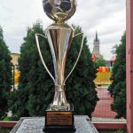 Zdjęcie przedstawia Puchar, nagrodę wójta gminy Wietrzychowice w rozgrywkach piłki nożnej