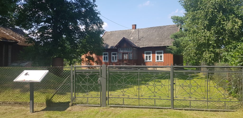 Dom rodzinny poety tadeusza Nowaka